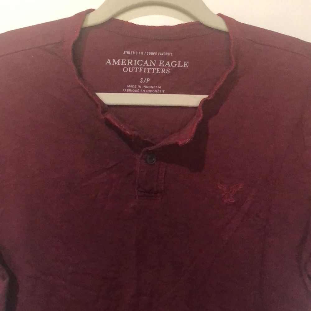 AEO Burgundy HENLEY TSHIRT - Picture 2 of 8